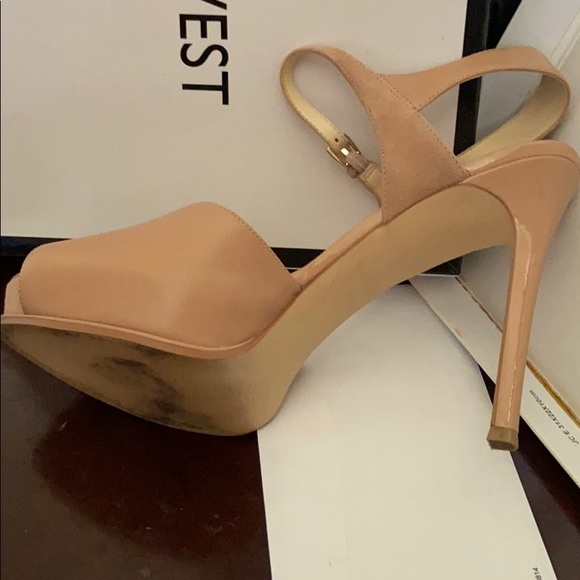 A Nine West nude high platform shoe - Picture 8 of 8